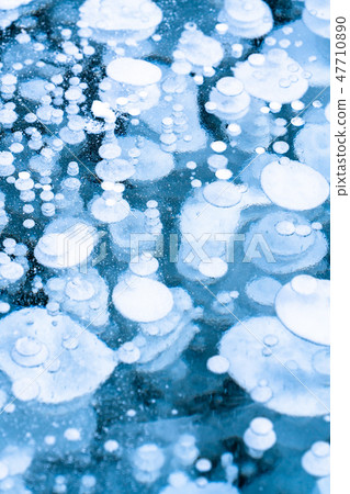 "Hokkaido" Ice bubble · natural phenomenon "Lake Bunpei" "Hokkaido" Ice bubble · natural phenomenon "Lake Bunpei" 47710890