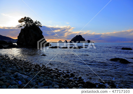 Yura Coast White Rock和Hakusan Island Yura Coast White Rock和Hakusan Island 47717103