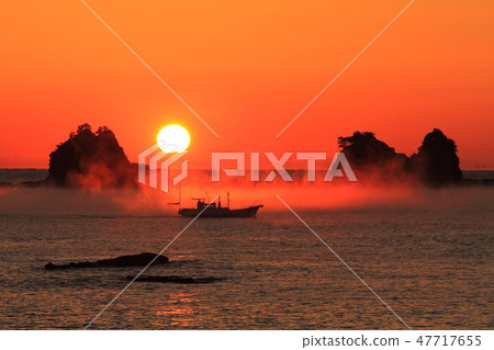 The sea fog of Kiiidahara 47717655