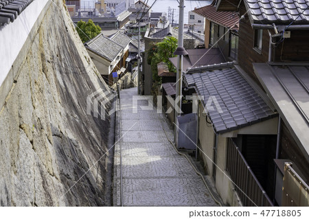 Scoop hose pumping-out toilet in town of Onomichi-zaka Scoop hose pumping-out toilet in town of Onomichi-zaka 47718805