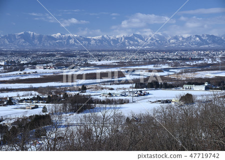 Tokachi plain and Hidaka mountain range (Hokkaido) 47719742