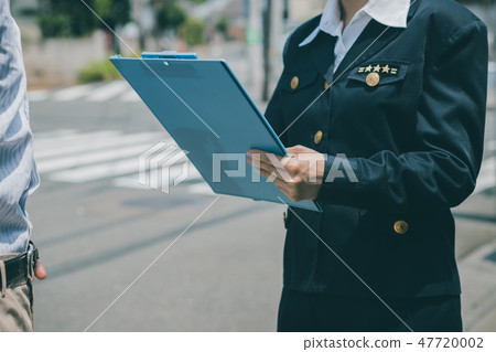 警察 警官 事故 47720002