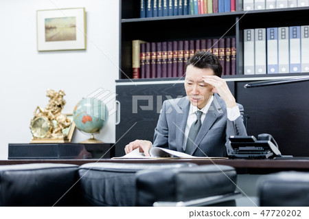 沉思的 想 思考 47720202