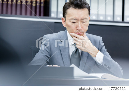 contemplation, hold, gents 47720211