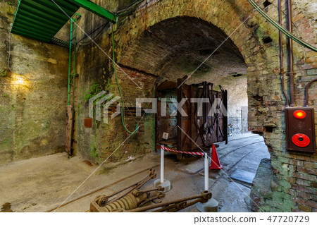 Manda礦在第二個垂直投手裡面 47720729