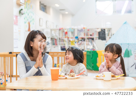 幼兒園老師,幼兒園,嬰兒,午餐,我會幫你的 幼兒園老師,幼兒園,嬰兒,午餐,我會幫你的 47722233