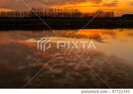 在Kawakata-gata的晚上風景 在Kawakata-gata的晚上風景 47722343