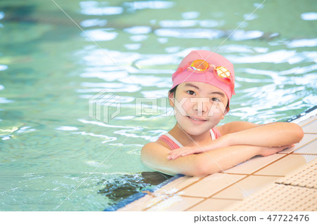 Swimming school image 47722476