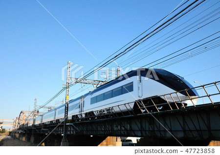 Keisei Skyliner crossing the Arakawa bridge Keisei Skyliner crossing the Arakawa bridge 47723858