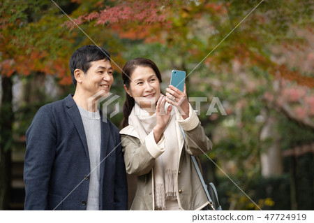 Middle couple travel Sumaho fall autumn leaves Tourism image Middle couple travel Sumaho fall autumn leaves Tourism image 47724919