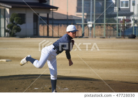 男孩棒球投手 47728030