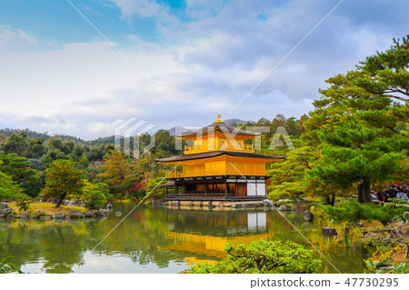 Kinkaku-ji (Temple of the Golden Pavilion)  47730295