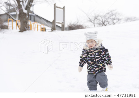 First snow play 1 year old 47731981