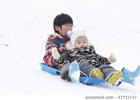 兄弟雪橇雪橇雪橇滑雪冬天 兄弟雪橇雪橇雪橇滑雪冬天 47732137
