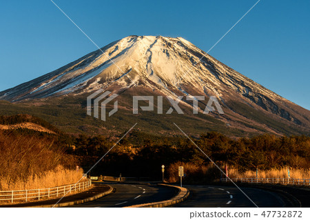 Mount Fuji (evening) Mount Fuji (evening) 47732872