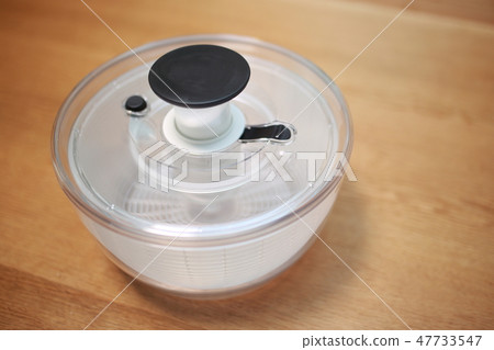 Draining (Cooking utensils utensils Kitchen Kitchen Dining Copy Space Zulu Accessory Table Desk) Draining (Cooking utensils utensils Kitchen Kitchen Dining Copy Space Zulu Accessory Table Desk) 47733547