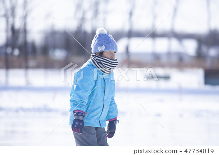 Girls to skate 47734019