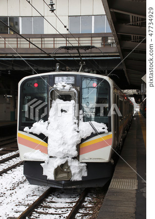 Winter Joetsu Line E 129 series (Nagaoka station) Winter Joetsu Line E 129 series (Nagaoka station) 47734929