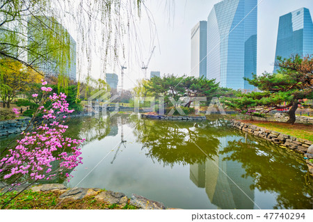 Yeouido Park in Seoul, Korea Yeouido Park in Seoul, Korea 47740294