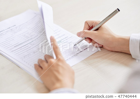 Signing agreement 47740444