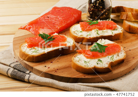 Appetizer with salmon and cottage cheese cream Appetizer with salmon and cottage cheese cream 47741752