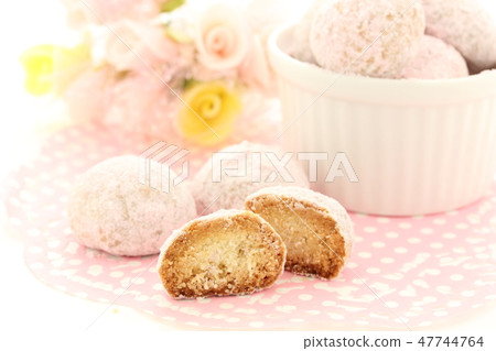 Cookie Snowball 47744764