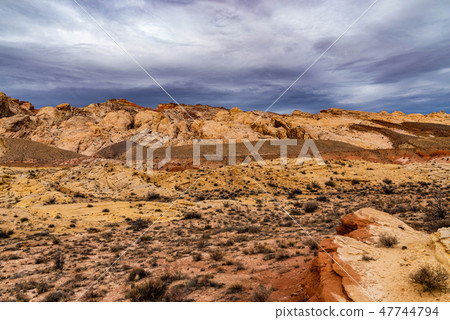 Canyon Hiking Canyon Hiking 47744794