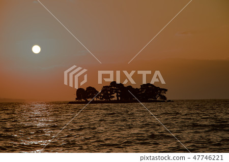 Lake Shinji Sunset 47746221