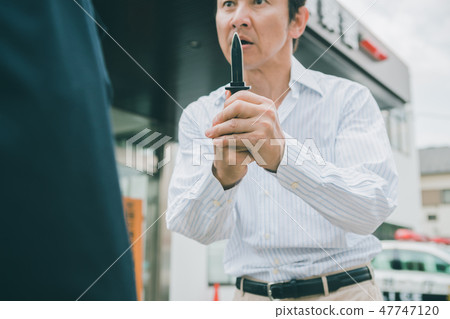 刀具 罪犯 警官 47747120