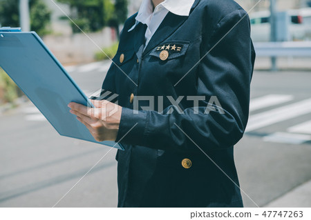 警察 警官 女生 47747263