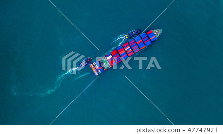 Container ship carrying container Container ship carrying container 47747921