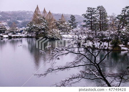 Snow scene of Kenrokuen Snow scene of Kenrokuen 47749428