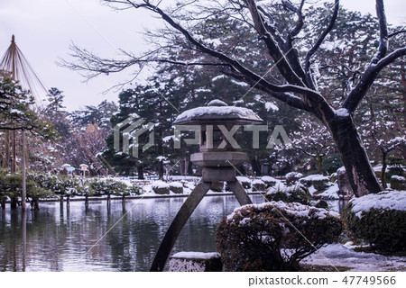 Snow scene of Kenrokuen Snow scene of Kenrokuen 47749566