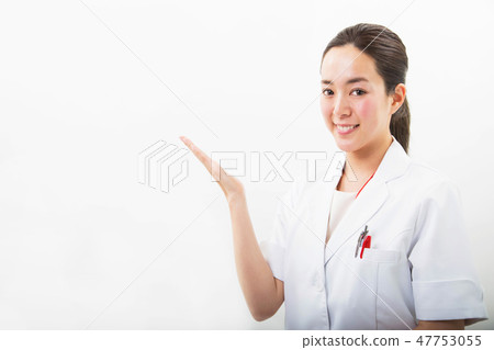 年輕的女護士 年輕的女護士 47753055