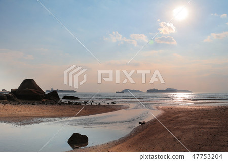 Beautiful golden sunset at Lung Kwu Tan Beautiful golden sunset at Lung Kwu Tan 47753204