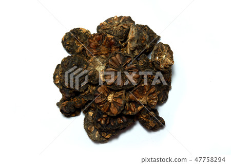 dried noni slices on white background. 47758294