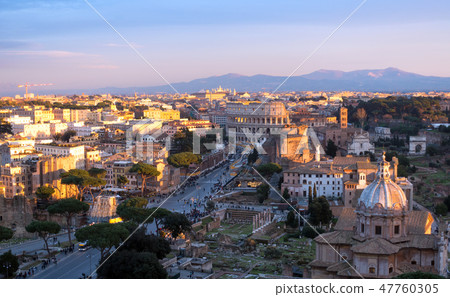 Colosseum and street traffic, Italy, Roma 47760305