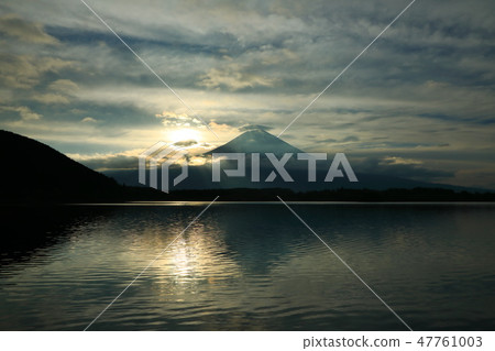 World Heritage Fujiyama Lake Tanuki Umbrella Fuji 47761003