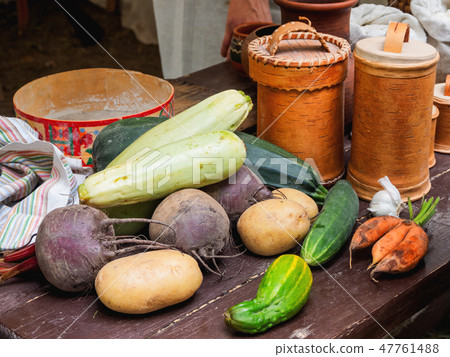 Fresh vegetables and vintage dinnerware Fresh vegetables and vintage dinnerware 47761488