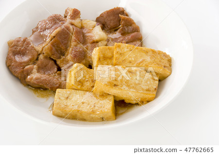 Simmered sweet potato and tofu 47762665