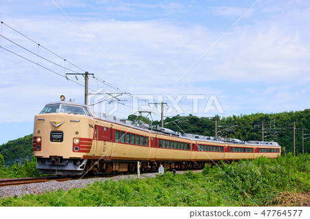 Curtain breakdown? Limited express Kurishima? 485 series express train running near the Kisuki station on the Nipponborei Line Nichinin Curtain breakdown? Limited express Kurishima? 485 series express train running near the Kisuki station on the Nipponborei Line Nichinin 47764577