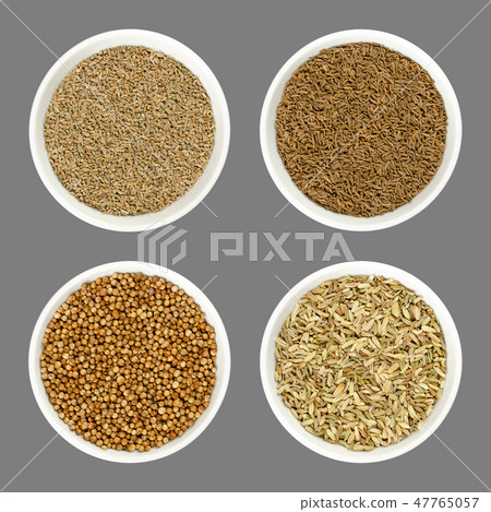 Anise, caraway, coriander and fennel seeds 47765057