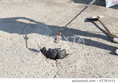 Pavement repair 47765413