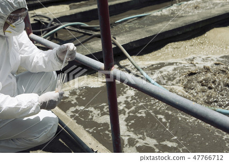 checking water quality in wastewater treatment 47766712