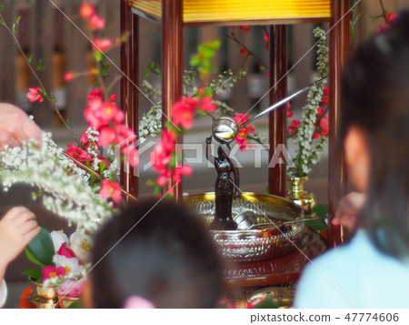Flower Festival Celebrates the Birth of Buddha 47774606