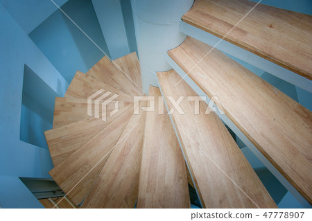 Spiral wooden staircase. 47778907