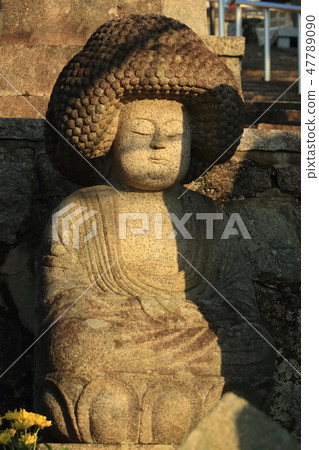 這是在京都的Konkai Komyoji 寺的Afro Daibutsu(Gokoshiyui Amida 佛)。 這是在京都的Konkai Komyoji 寺的Afro Daibutsu(Gokoshiyui Amida 佛)。 47789090