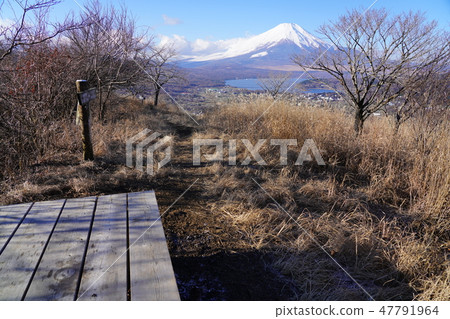 富山山從東山山峰 47791964