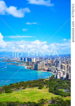 Scenery of Waikiki seen from Diamond Head Observatory 47792421