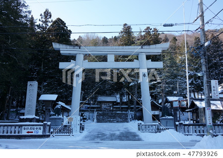 Suwa Taisha Shisya Shonomiya Shonomiya: Torii of Kita-shinko: In the center back Suwa-shi Suwa Taisha Shisya Shonomiya Shonomiya: Torii of Kita-shinko: In the center back Suwa-shi 47793926